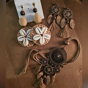 Lot of 3 fashion jewelry